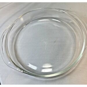 Vintage Pyrex glass baking dish 221 round. Cake Or Casserole. 8 1/4 In